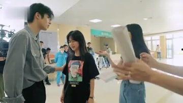 娱乐吃瓜孩子是谁,揭秘娱乐圈神秘小透明背后的故事